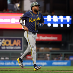 Jackson Chourio fue la bujía y Milwaukee se impone