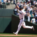 Jhonny Pereda pegó su primer jonrón en MLB