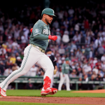 Contreras llega a mil hits y Abreu brilla en derrota de Boston