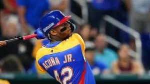 Ronald Acuña Jr. conecta su primer vuelacercas e iguala a Miguel Cabrera con esta marca