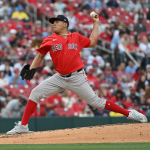 Ranger Suárez obtuvo su primera victoria respaldado por Contreras