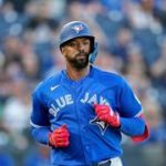 Eloy Jiménez queda fuera de Toronto tras el regreso de George Springer