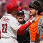 Gigantes y Rojos vacían las bancas tras un cierre explosivo