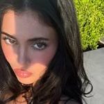 Kylie Jenner posa sin nada arriba para promocionar el regreso de su marca