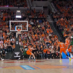 La canasta de Nigel Hayes-Davis que pone el 0-2 para el Panathinaikos ante Valencia Basket