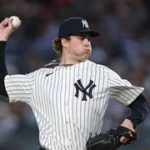 Los Yankees barren a Boston con un héroe de casa