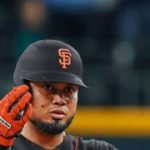 Luis Arráez luce con su defensiva ante Philadelphia