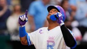 Salvador Pérez irá por esta cifra redonda en su próximo juego