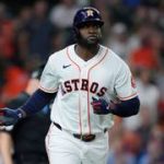 Yordan Álvarez igualó el liderato de jonrones