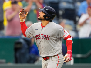 Willson Contreras buscará los mil hits en Fenway Park