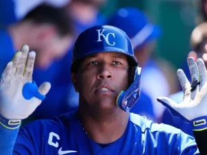 Salvador Pérez enfocado en ganar pese a récords