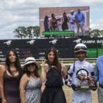 Conoce al jinete venezolano que logra su primer título como mejor aprendiz de la temporada