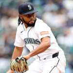 Eduard Bazardo mantiene jerarquía en el bullpen de Seattle