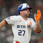 Altuve iguala a Robinson Canó en anotadas