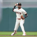 Luis Arráez muestra gran defensa con los Gigantes