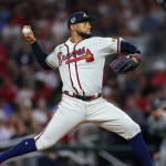 Ahora Robert Suárez va por Felipe Rivero en salvados
