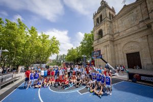 Salamanca se divierte con el baloncesto de la mano del ‘Circuito 3×3 CaixaBank’