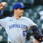 Seth Lugo alcanzó cifra redonda de ponches