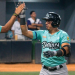 Wilfredo Tovar sobresale con el bate en la Liga Mayor