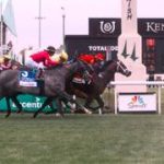 Yellow Card saca una cabeza para imponerse en el Twin Spires Turf Sprint Stakes (G2T) de Churchill Downs