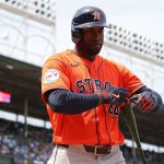 Astros dan descanso a Yordan Álvarez tras espasmos en la espalda