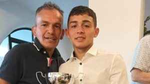 Jockey venezolano consigue su primera victoria en tributo a Venezuela en el hipódromo La Zarzuela