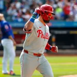 Kyle Schwarber es el primero en llegar a 30 jonrones