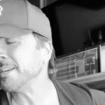 Luis Fonsi dedica sentida canción a Venezuela, ante los duros momentos