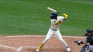 Luis Lara sigue demostrando todos sus talentos con los Cerveceros de Milwaukee