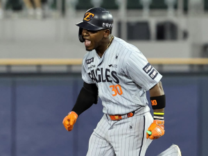 Perlaza fue el clavo del triunfo de Hanwha en Corea
