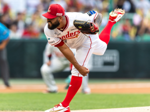 Pedro Ávila debutó con sólida victoria en la KBO