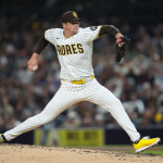 Los Padres anuncian sus pretensiones por Mason Miller
