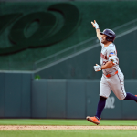 José Altuve conecta jonrón en caída de los Astros
