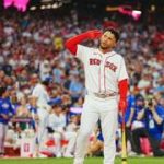 Bob Abreu presenta el trofeo de campeón del Home Run Derby 2026