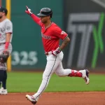 Brayan Rocchio dio inicio a la vapuleada de Cleveland