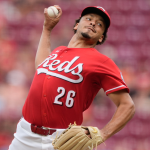 Rojos de Cincinnati acuerdan extensión con Chase Burns