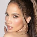 El deslumbrante look de Jennifer López en la boda de Taylor Swift y Travis Kelce