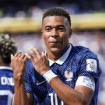 Francia tumba el muro de Paraguay y avanza a cuartos con penal de Mbappé