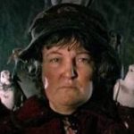 La dama de las palomas en «Mi pobre angelito 2»