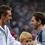 Miroslav Klose revela los detalles de su emotiva llamada con Lionel Messi
