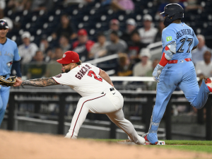 Vladimir Guerrero Jr. está lidiando con rigidez en la corva
