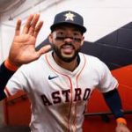Carlos Correa no descarta su regreso con los Astros esta temporada