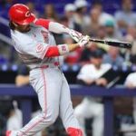 Eugenio Suárez rompe sequía ofensiva con soberbio cuadrangular