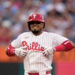 ¡Qué bombazo! Así fue el descomunal primer jonrón de Luis Arráez con los Phillies